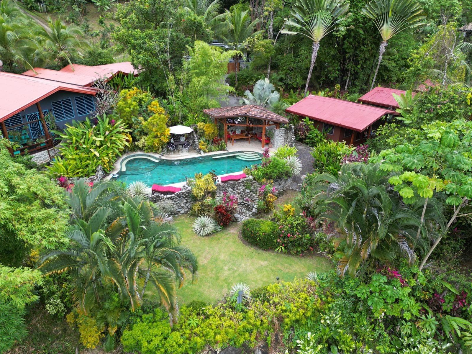 Amaing Riverfront Nature Lodge places to stay in Costa Rica