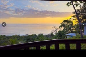 Places to eat in Uvita with a view 2